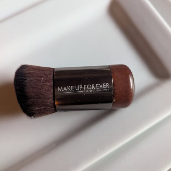 Make Up For Ever | BUFFING FOUNDATION BRUSH - 112 Artisan Brush - Picture 10 of 10